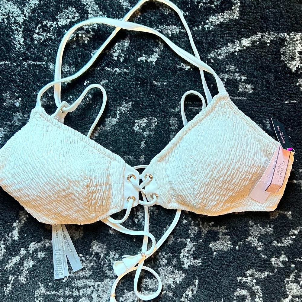 Victoria’s Secret XL Swimsuit top

19 - Picture 2 of 7